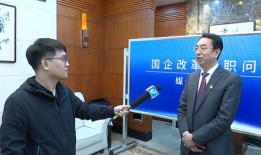 新闻爆料记者采访,记者深入调查，揭开事件背后真相